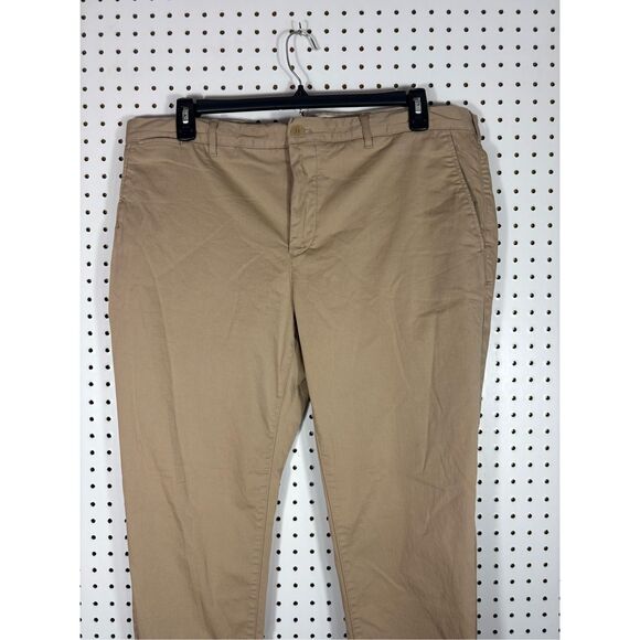 Lacoste khaki pants size 42 measures as size 40 - Picture 3 of 14